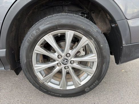 Used 2017 Toyota RAV4 Limited AWD/4WD image 27