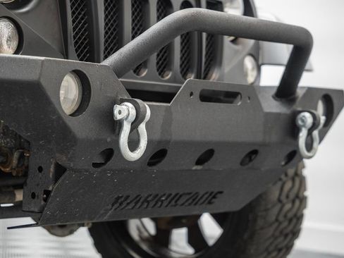 Used 2015 Jeep Wrangler Unlimited Rubicon w/ Connectivity Group AWD/4WD image 13