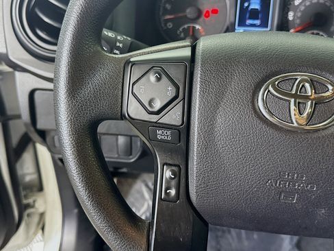 Used 2022 Toyota Tacoma SR image 14