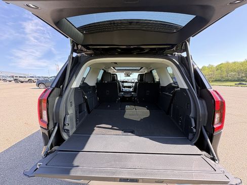 New 2026 Ford Expedition Platinum image 15