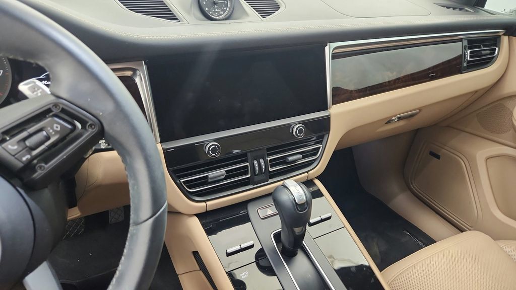 Used 2022 Porsche Macan AWD/4WD image 34