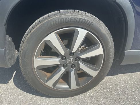 Used 2025 Honda Pilot Touring image 15