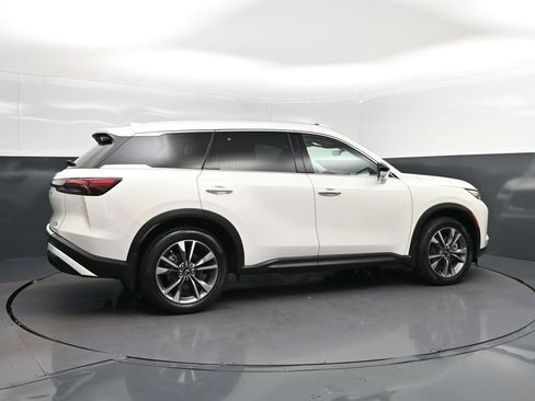 Used 2023 INFINITI QX60 Luxe w/ Performance Audio Package FWD image 8