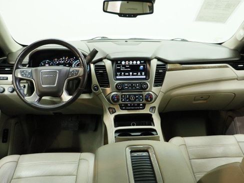 Used 2019 GMC Yukon Denali w/ Denali Ultimate Package AWD/4WD image 22