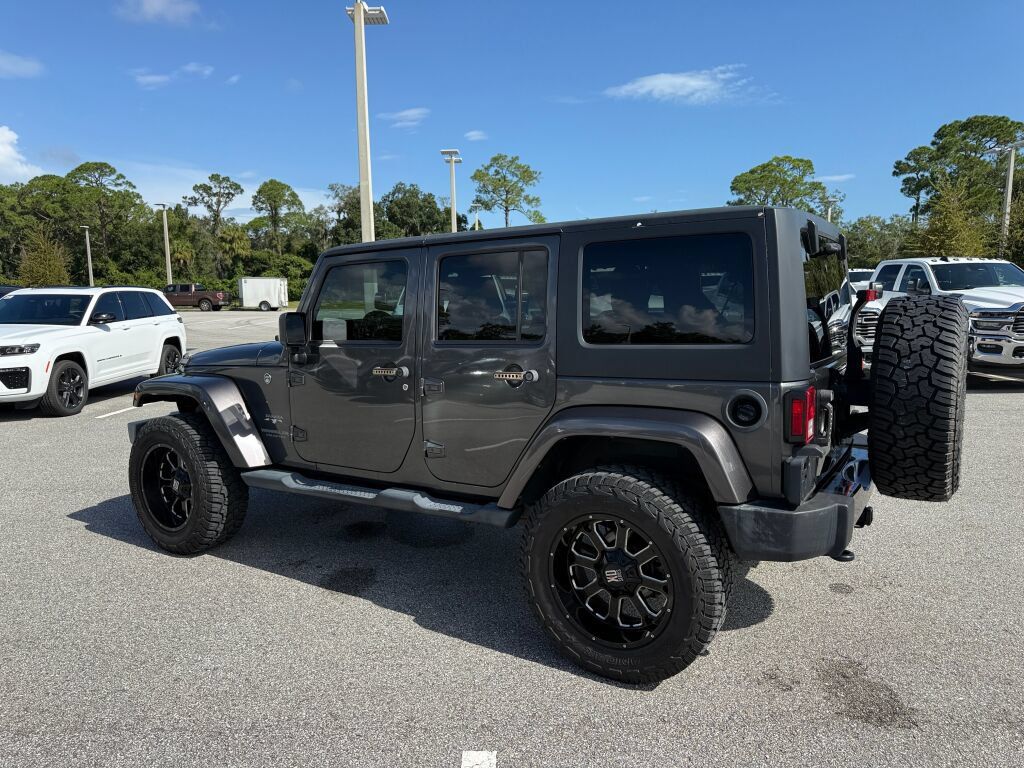 Used 2017 Jeep Wrangler Unlimited Sahara w/ Connectivity Group AWD/4WD image 5