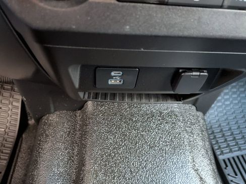 Used 2020 Ford F250 XLT w/ Snow Plow Prep Package image 22