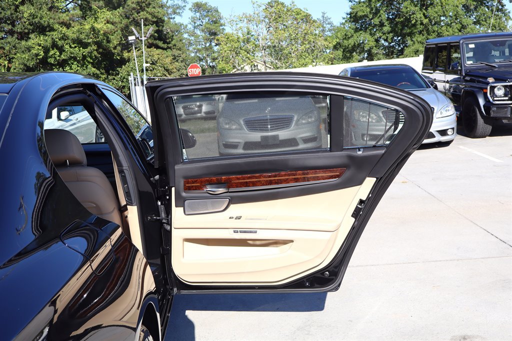 Used 2013 BMW 750Li RWD image 45