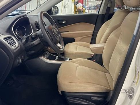 Used 2018 Jeep Compass Sport FWD image 15