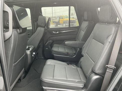 Used 2024 GMC Yukon Denali w/ Advanced Technology Package image 17