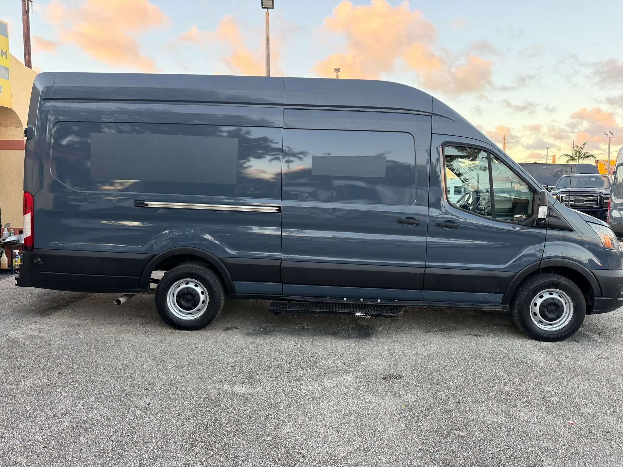 Used 2020 Ford Transit 250 148 High Roof Extended RWD image 6