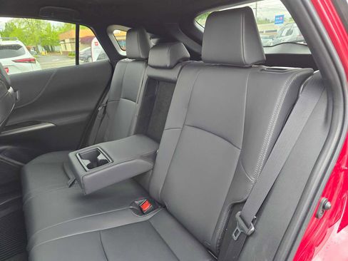 Used 2024 Toyota Venza Nightshade AWD/4WD image 19