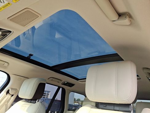 Used 2021 Land Rover Range Rover Westminster Edition image 14