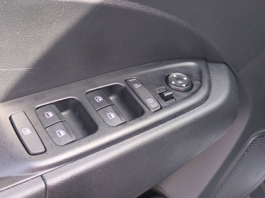 Used 2026 Hyundai Venue SEL FWD image 13