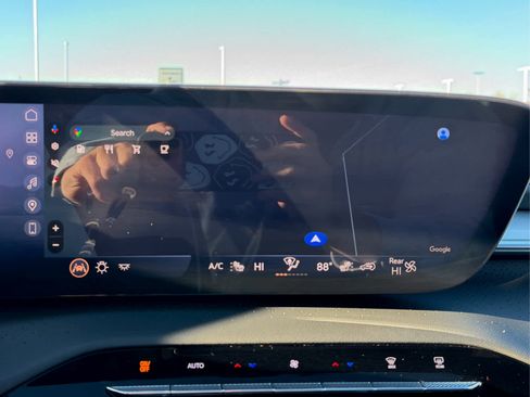 Used 2025 Buick Enclave Avenir w/ Super Cruise Package image 19