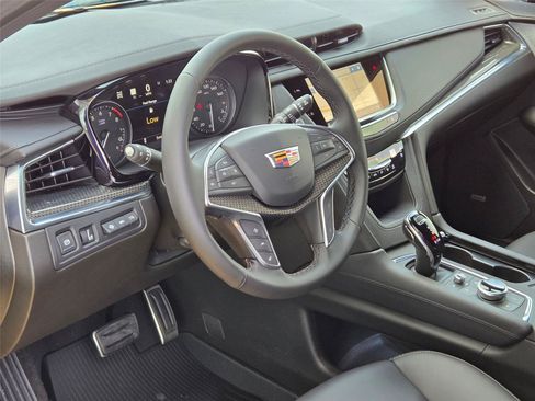 New 2026 Cadillac XT5 Sportv w/ LPO, Floor Liner Package AWD/4WD image 10