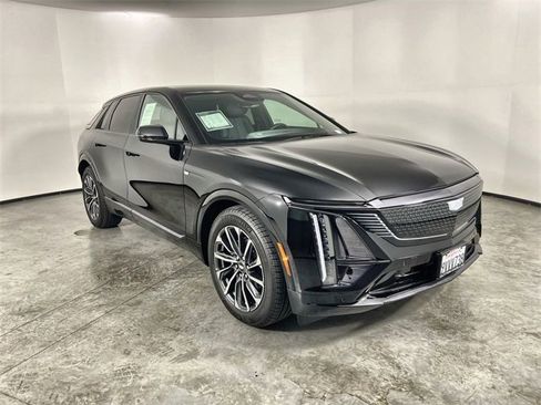 Used 2026 Cadillac Lyriq Sport image 2