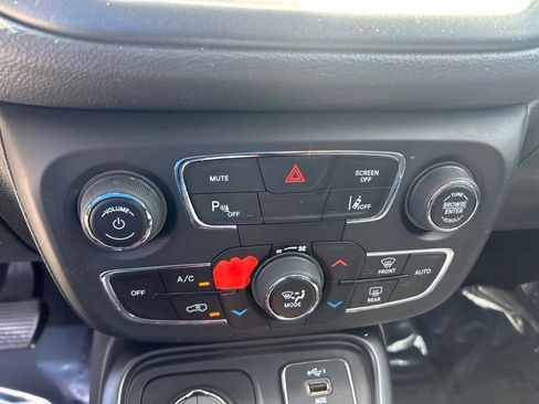 Used 2021 Jeep Compass Trailhawk AWD/4WD image 38