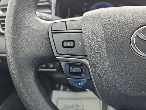 Used 2025 Toyota Camry LE image 21