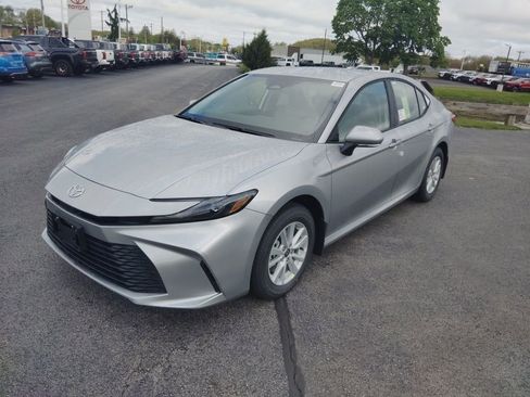 New 2026 Toyota Camry LE AWD/4WD image 2