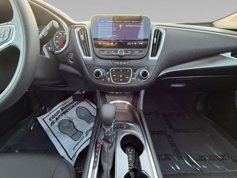 Used 2024 Chevrolet Malibu LT image 11