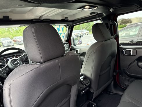 Used 2022 Jeep Wrangler Unlimited Sport AWD/4WD image 16