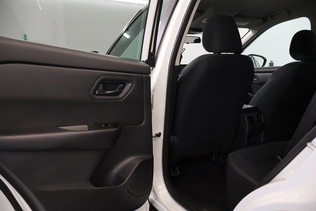 Used 2024 Nissan Rogue S AWD/4WD image 28