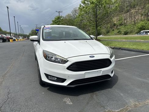 Used 2017 Ford Focus SE FWD image 12