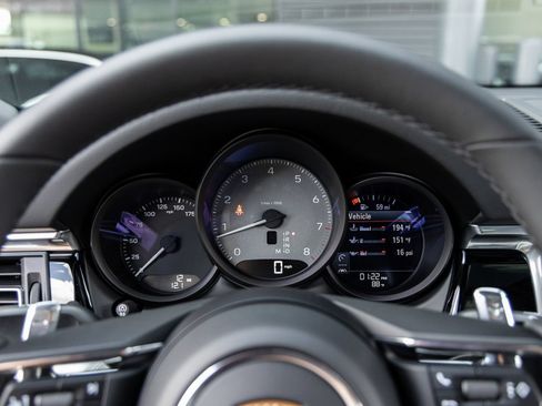 Certified 2026 Porsche Macan S AWD/4WD image 29