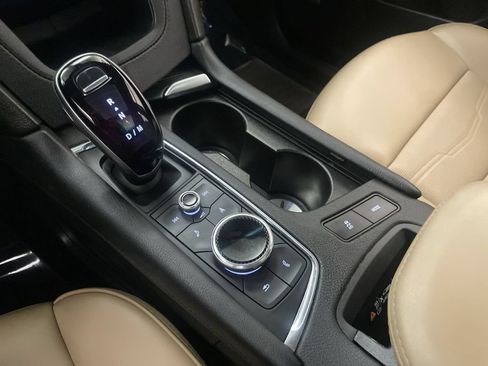 Used 2022 Cadillac XT5 Sportv w/ Platinum Package AWD/4WD image 10
