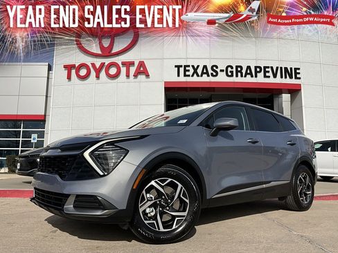 Used 2025 Kia Sportage LX image 1