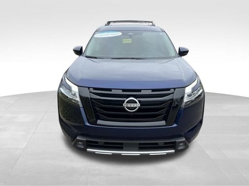Used 2024 Nissan Pathfinder Platinum w/ Lighting Package (N93) image 3