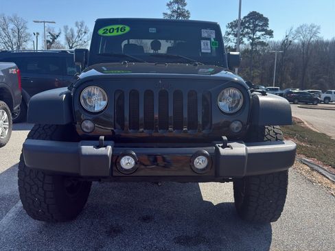 Used 2016 Jeep Wrangler Sport image 5