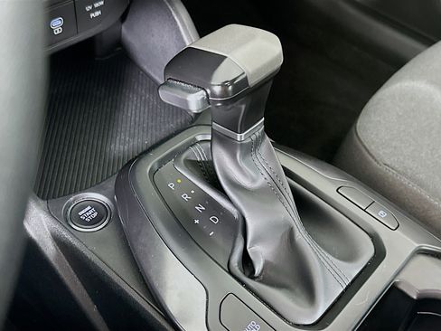 Used 2025 Kia K4 LXS image 25