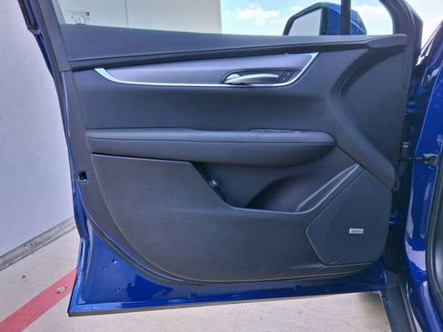 New 2026 Cadillac XT5 Luxury image 17