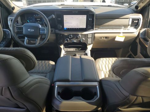 New 2026 Ford F450 Platinum w/ Platinum Plus Package image 12