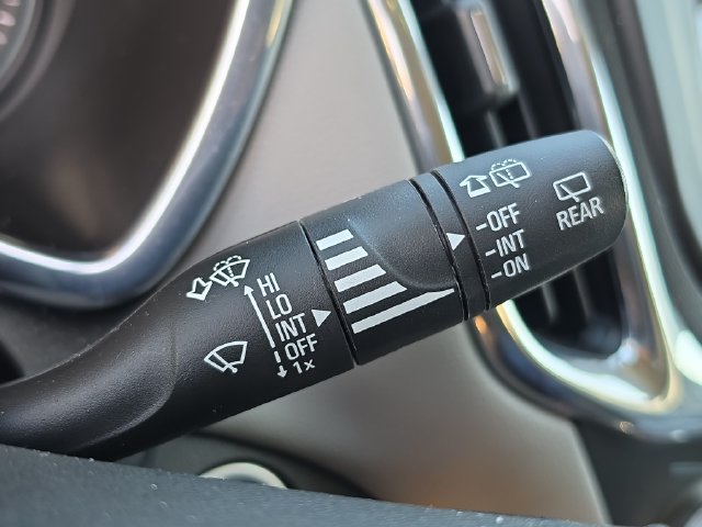 Used 2023 Chevrolet Equinox LS w/ LS Convenience Package FWD image 23