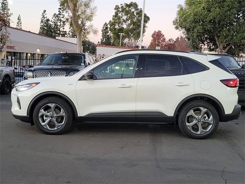 Used 2025 Ford Escape ST-Line w/ Equipment Group 301A image 24