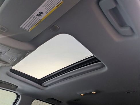 Certified 2020 Chevrolet Suburban LT w/ Luxury Package image 17