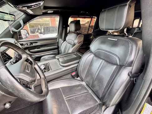 Used 2022 Jeep Grand Wagoneer Series II AWD/4WD image 8