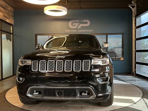 Used 2017 Jeep Grand Cherokee Overland w/ Jeep Active Safety Group AWD/4WD image 8