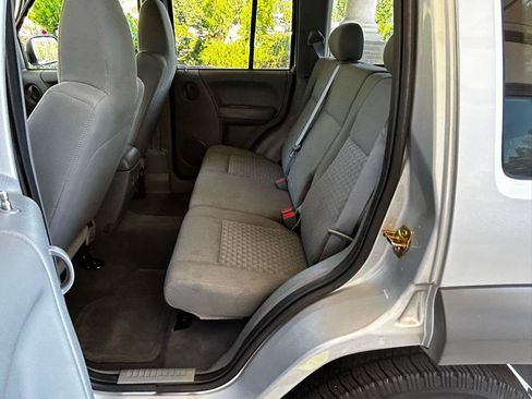 Used 2005 Jeep Liberty Sport AWD/4WD image 20