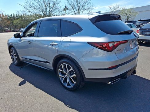 Used 2023 Acura MDX SH-AWD w/ Technology Package image 4