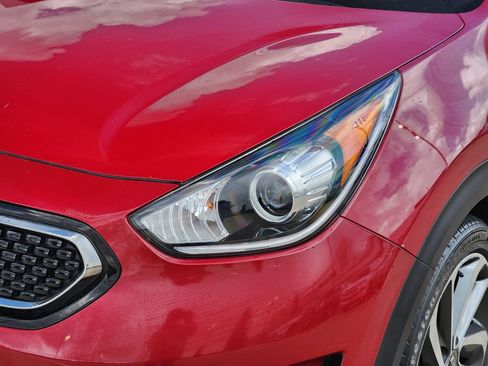 Used 2018 Kia Niro Touring FWD image 9
