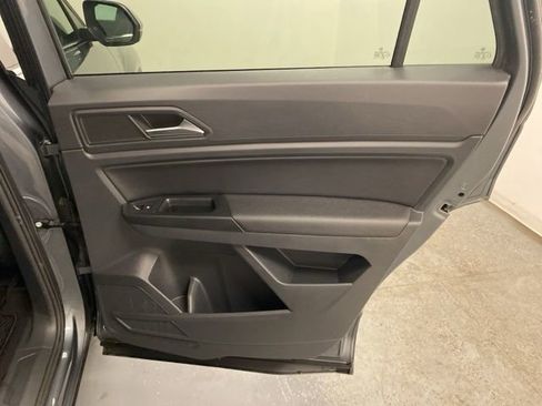 Used 2020 Volkswagen Atlas Cross Sport SE image 26