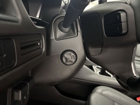 Used 2023 Chevrolet Tahoe Z71 w/ Luxury Package image 16