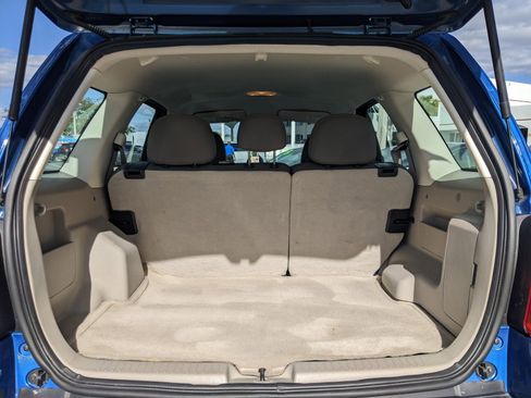 Used 2011 Ford Escape XLS w/ 101A Rapid Spec Order Code image 10