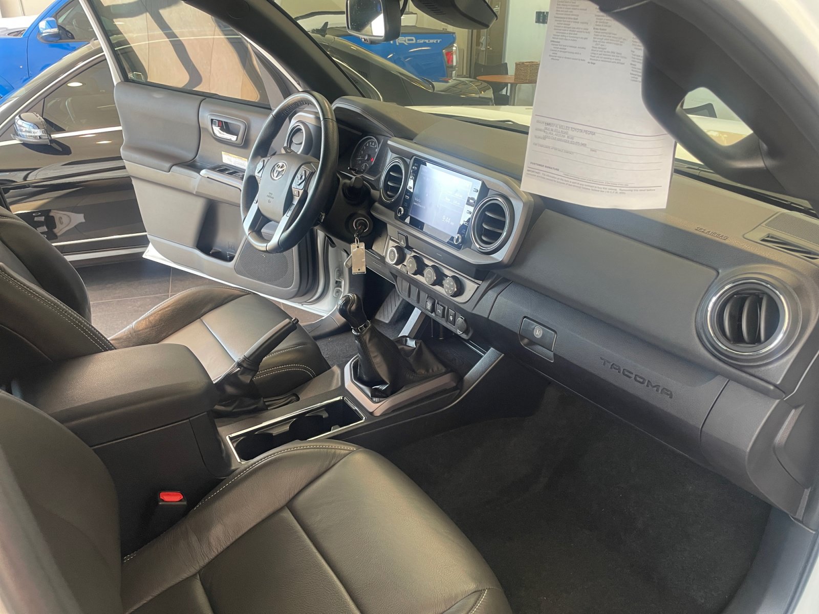 Used 2020 Toyota Tacoma TRD Off-Road AWD/4WD image 31