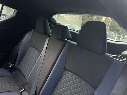 Used 2021 Toyota C-HR XLE image 19