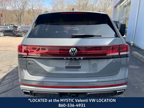 Used 2024 Volkswagen Atlas Peak Edition SEL image 8