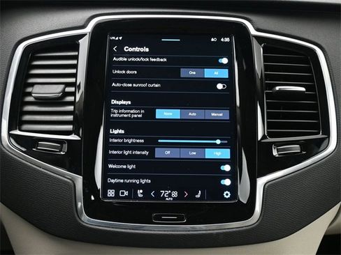 Used 2023 Volvo XC90 B6 Plus image 18